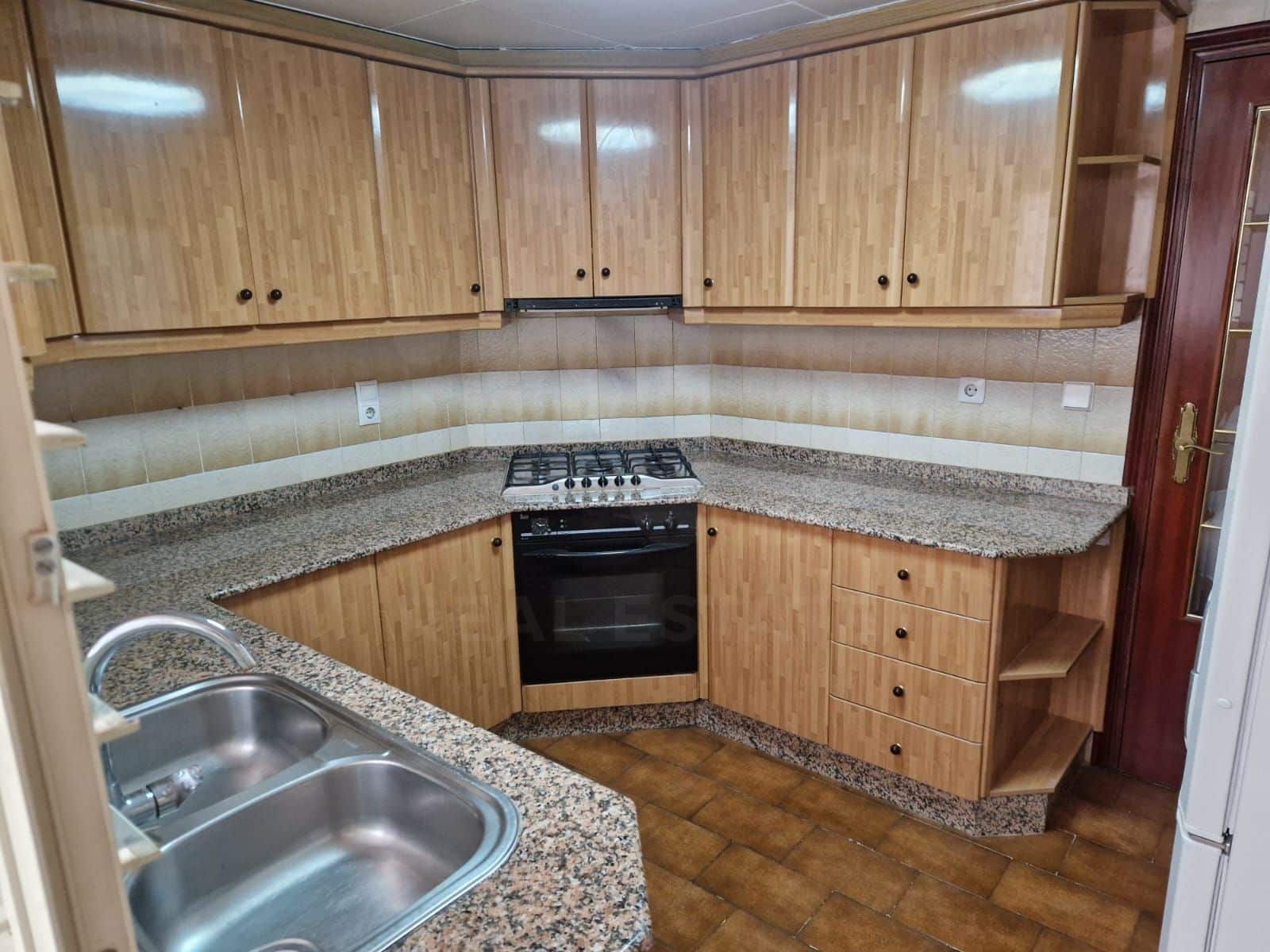 4 chambre Appartement à vendre à Alicante ville - 105 500 € (Ref: 9989790)