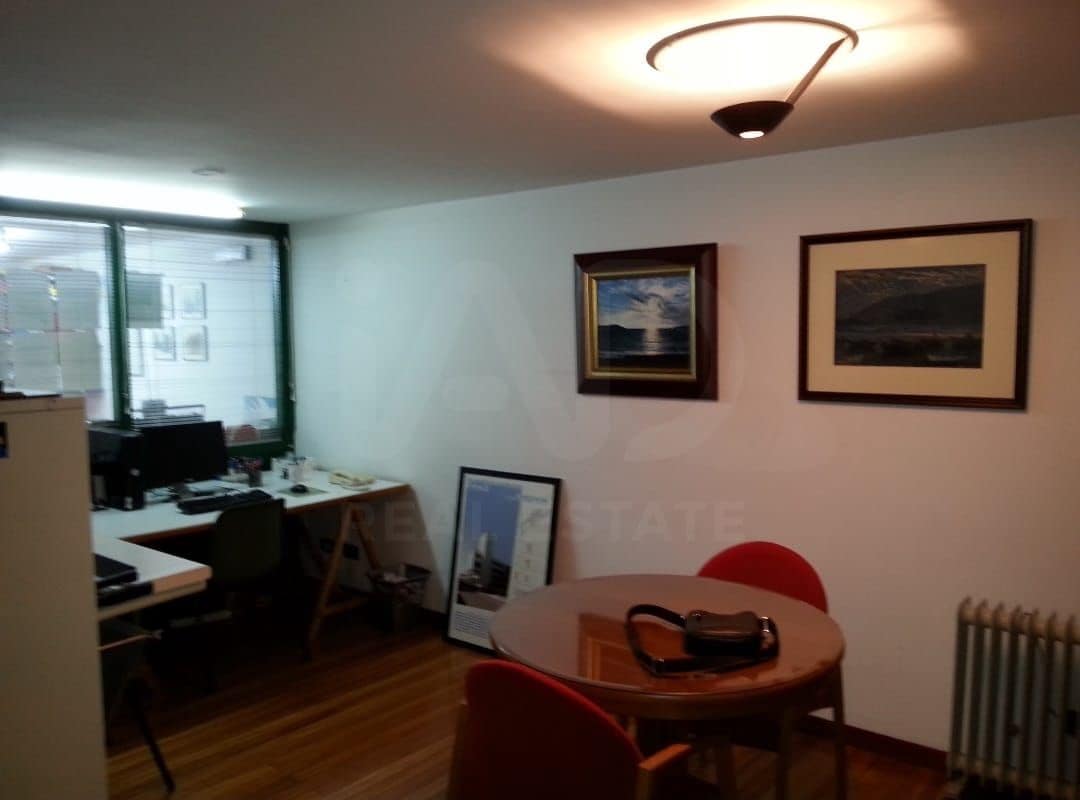 Kaupallinen myytävänä paikassa Ferrol - 70 000 € (Ref: 9989794)