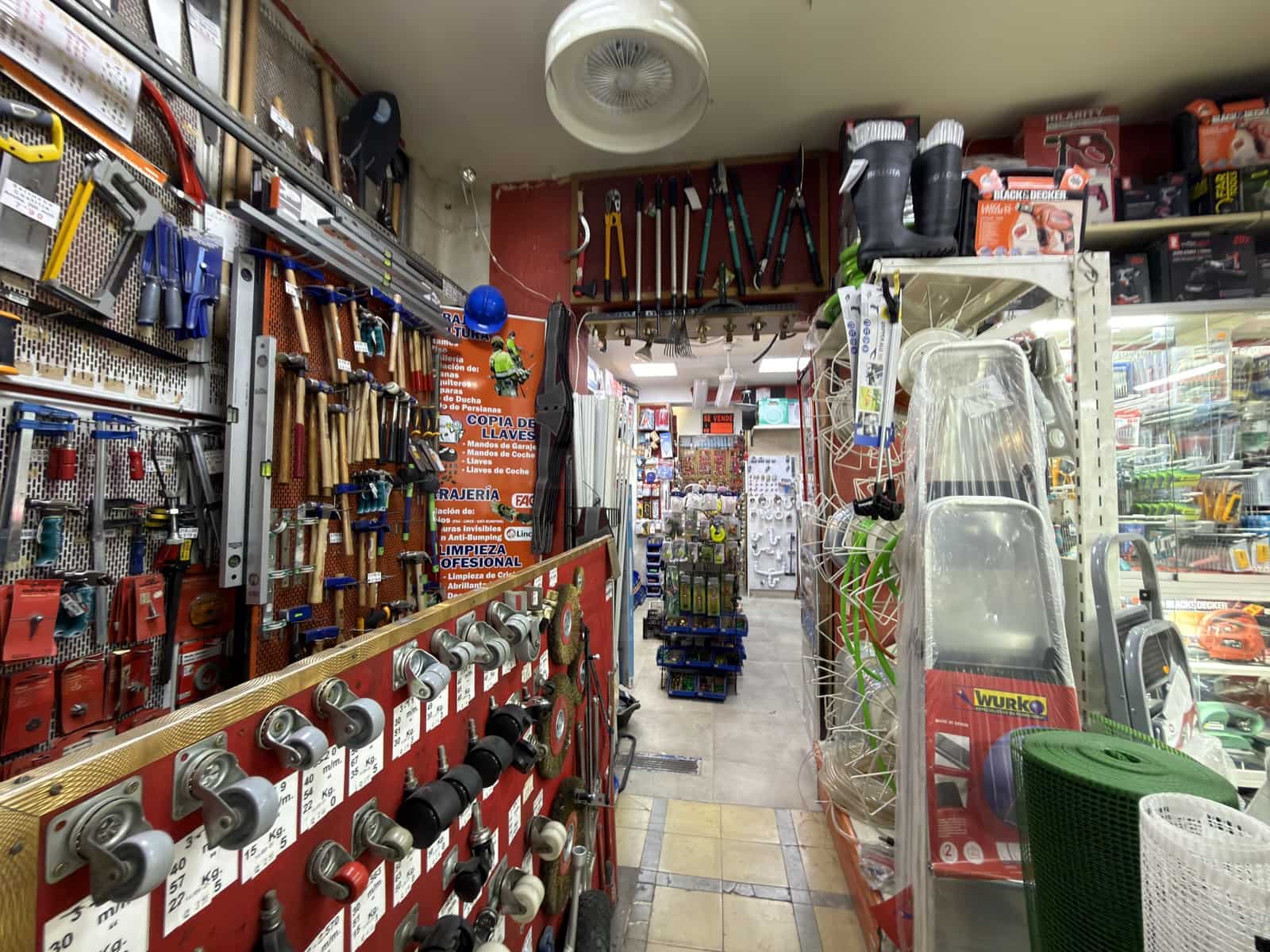 Commercial for rent in Madrid city - € 2,500 (Ref: 9989795)