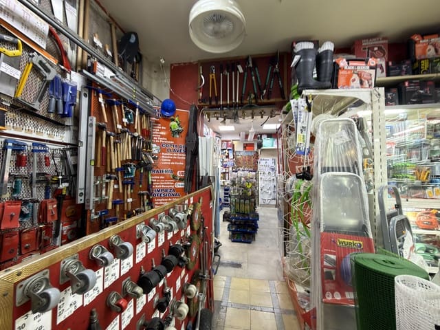 Commerciale da affittare in Puerta del Ángel, Madrid città - 2.500 € (Rif: 9989795)