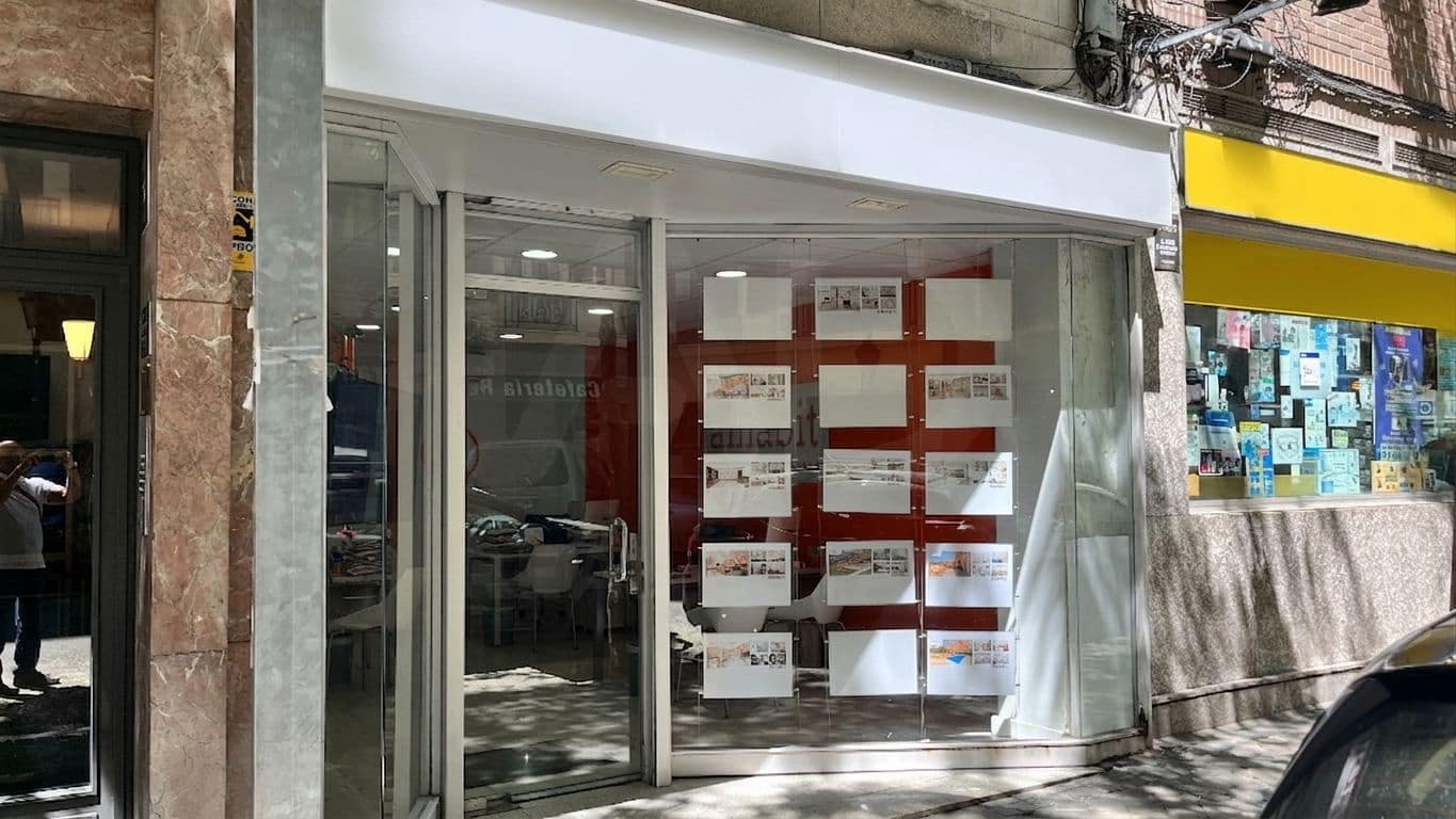 Commercial for sale in Madrid city - € 420,000 (Ref: 9989801)