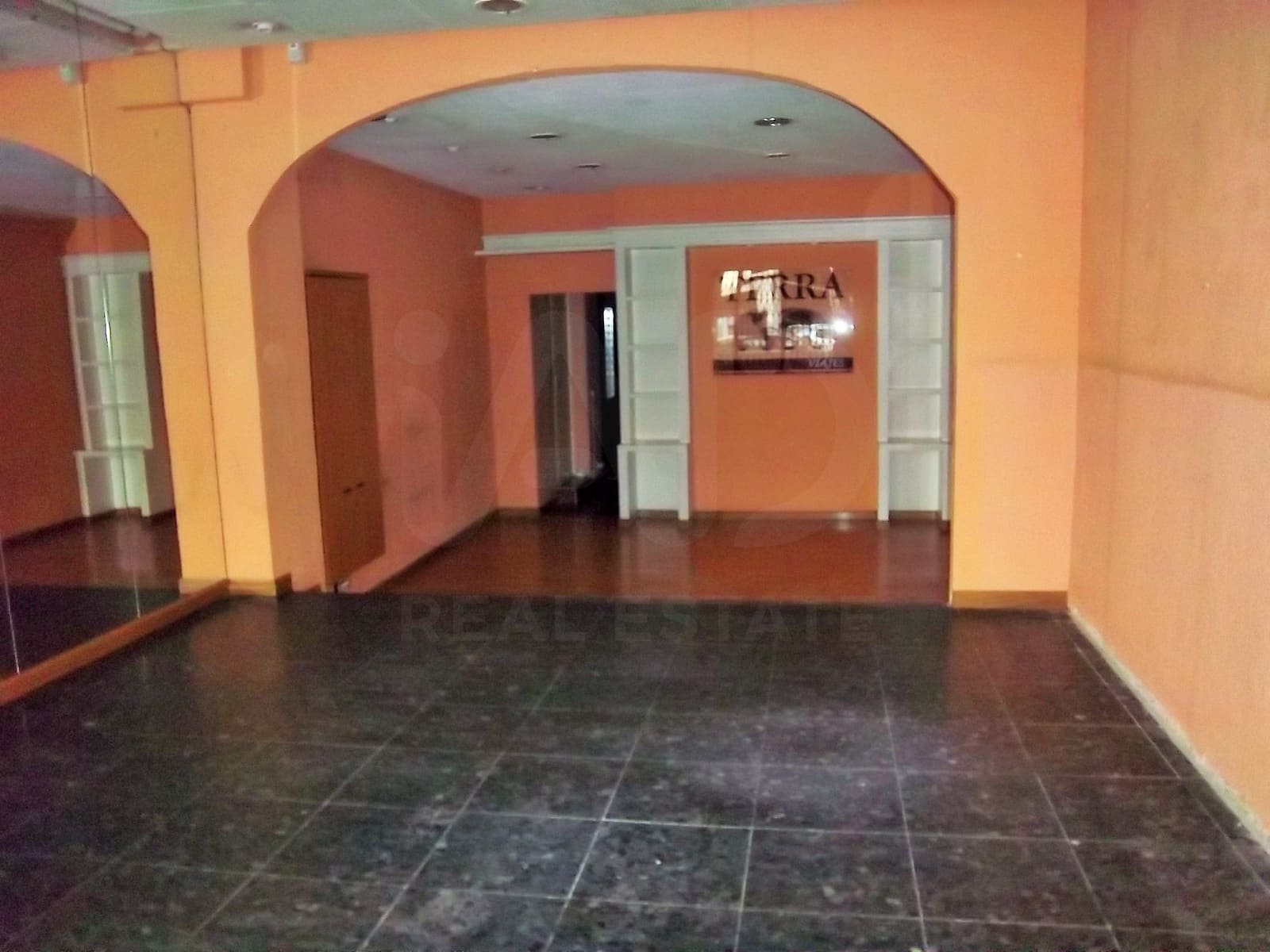 Commercial for sale in Madrid city - € 420,000 (Ref: 9989801)