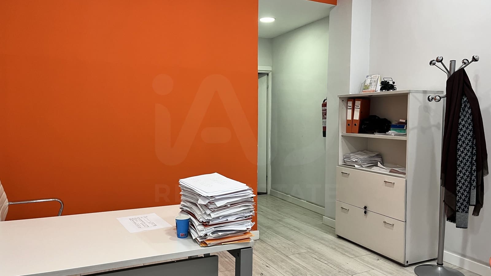 Commercial for sale in Madrid city - € 420,000 (Ref: 9989801)