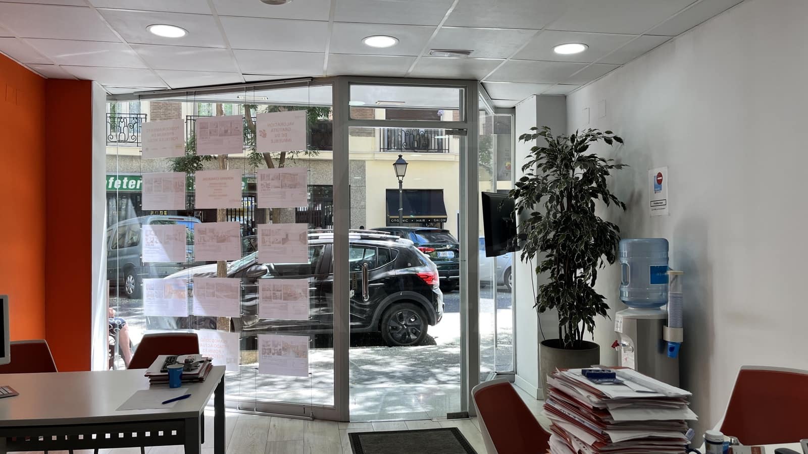 Commercial for sale in Madrid city - € 420,000 (Ref: 9989801)