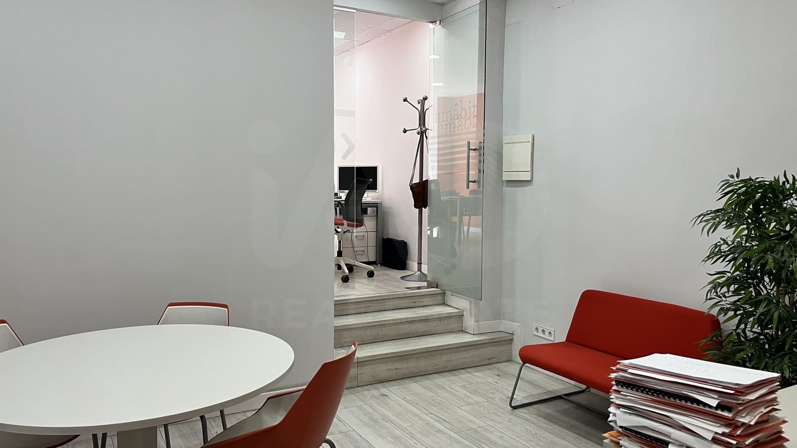 Commercial for sale in Madrid city - € 420,000 (Ref: 9989801)