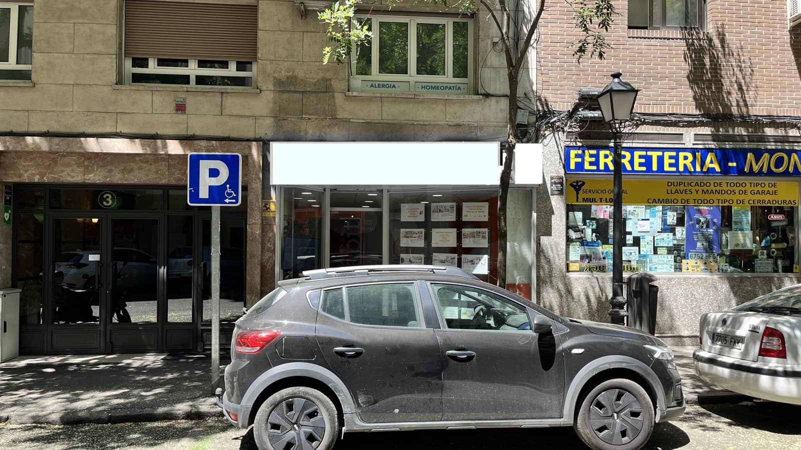 Commercial for sale in Madrid city - € 420,000 (Ref: 9989801)