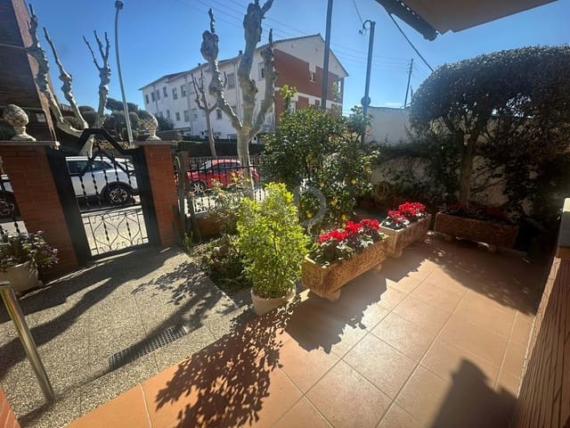 4 soveværelse Byhus til salg i Parets del Vallès med garage - € 495.000 (Ref: 9989808)