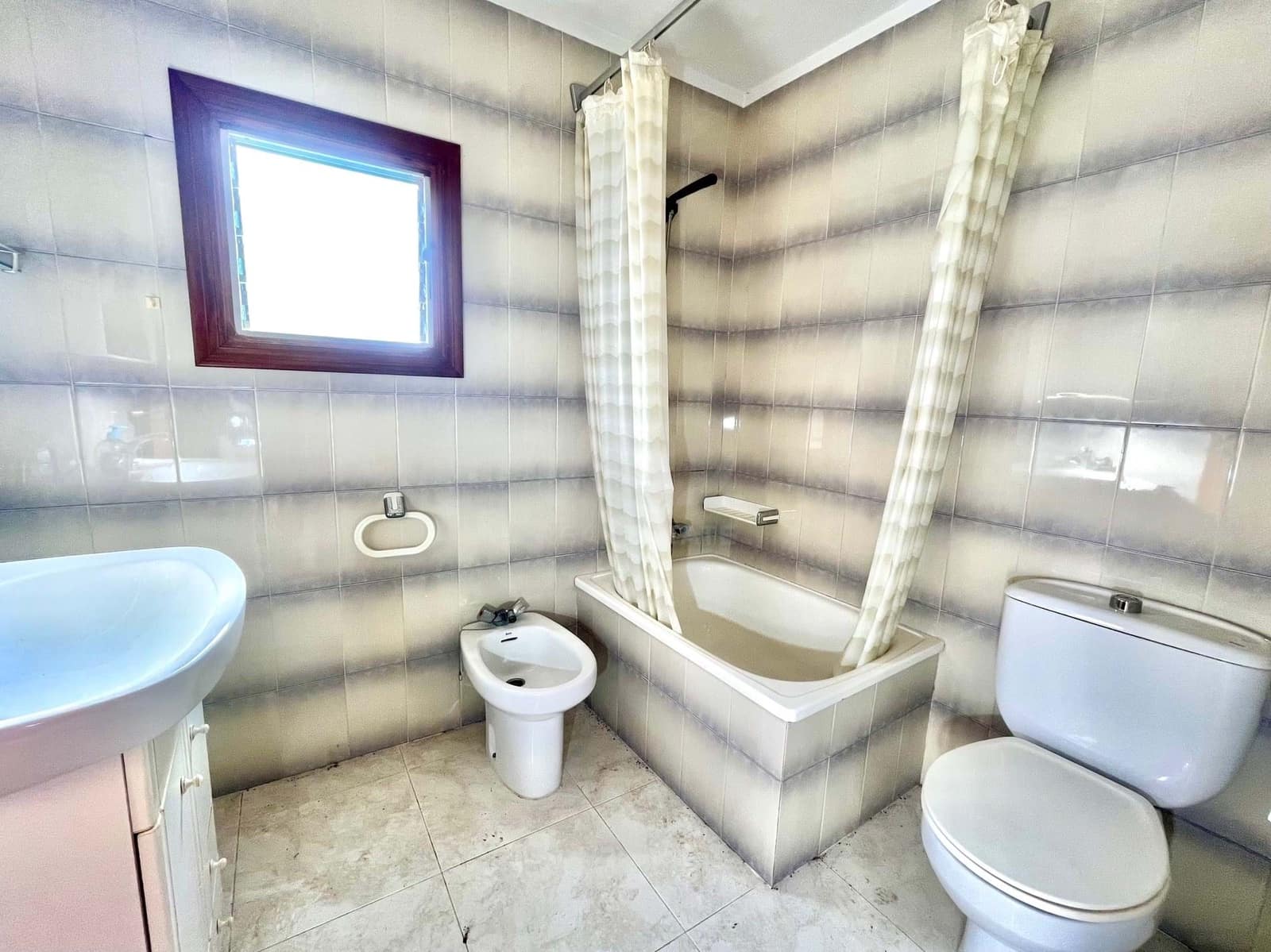 4 camera da letto Villetta a Schiera in vendita in Benlloch con garage - 139.000 € (Rif: 9989809)