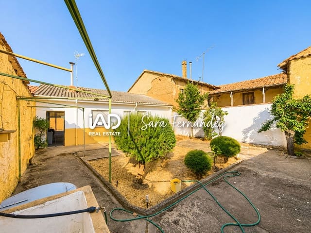 2 bedroom Finca/Country House for sale in Riego de la Vega with garage - € 70,000 (Ref: 9989811)
