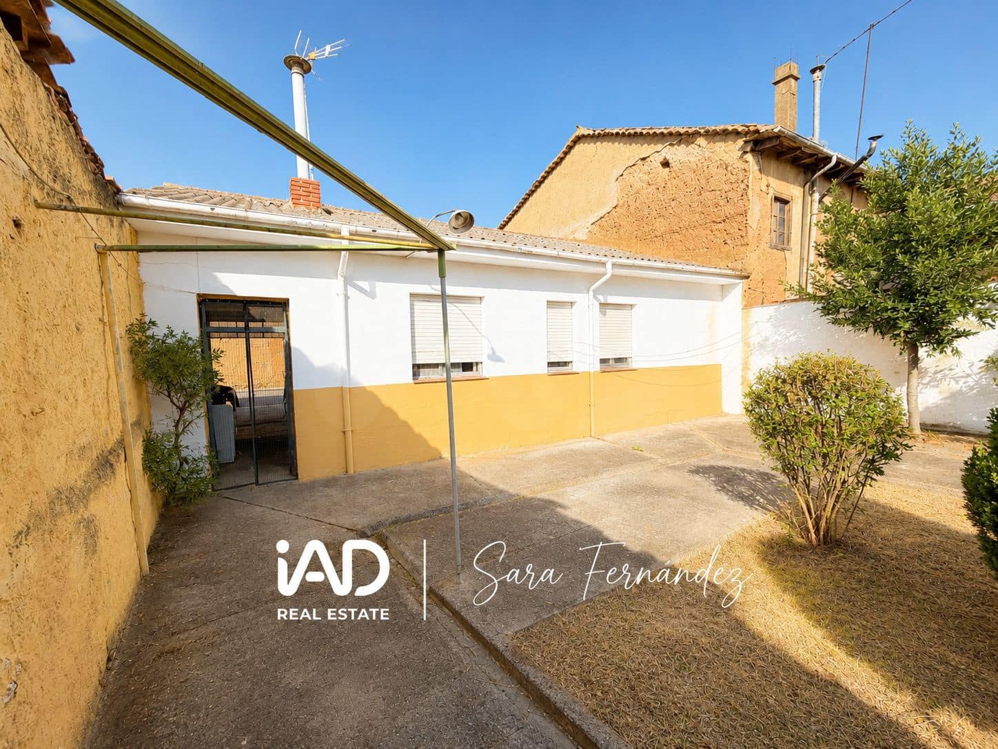 2 chambre Finca/Maison de Campagne à vendre à Riego de la Vega avec garage - 70 000 € (Ref: 9989811)