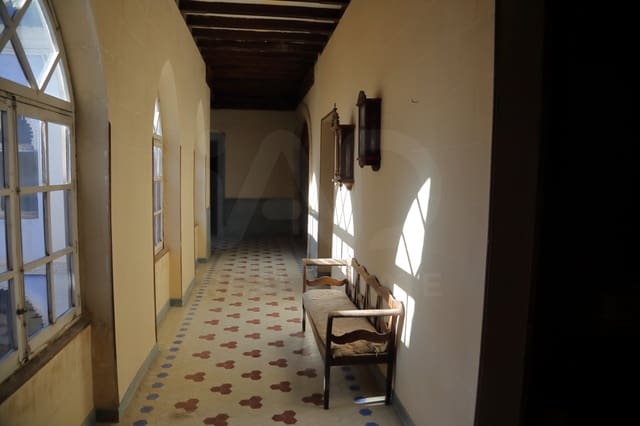 10 soveværelse Villa til salg i Toledo by med garage - € 750.000 (Ref: 9989865)