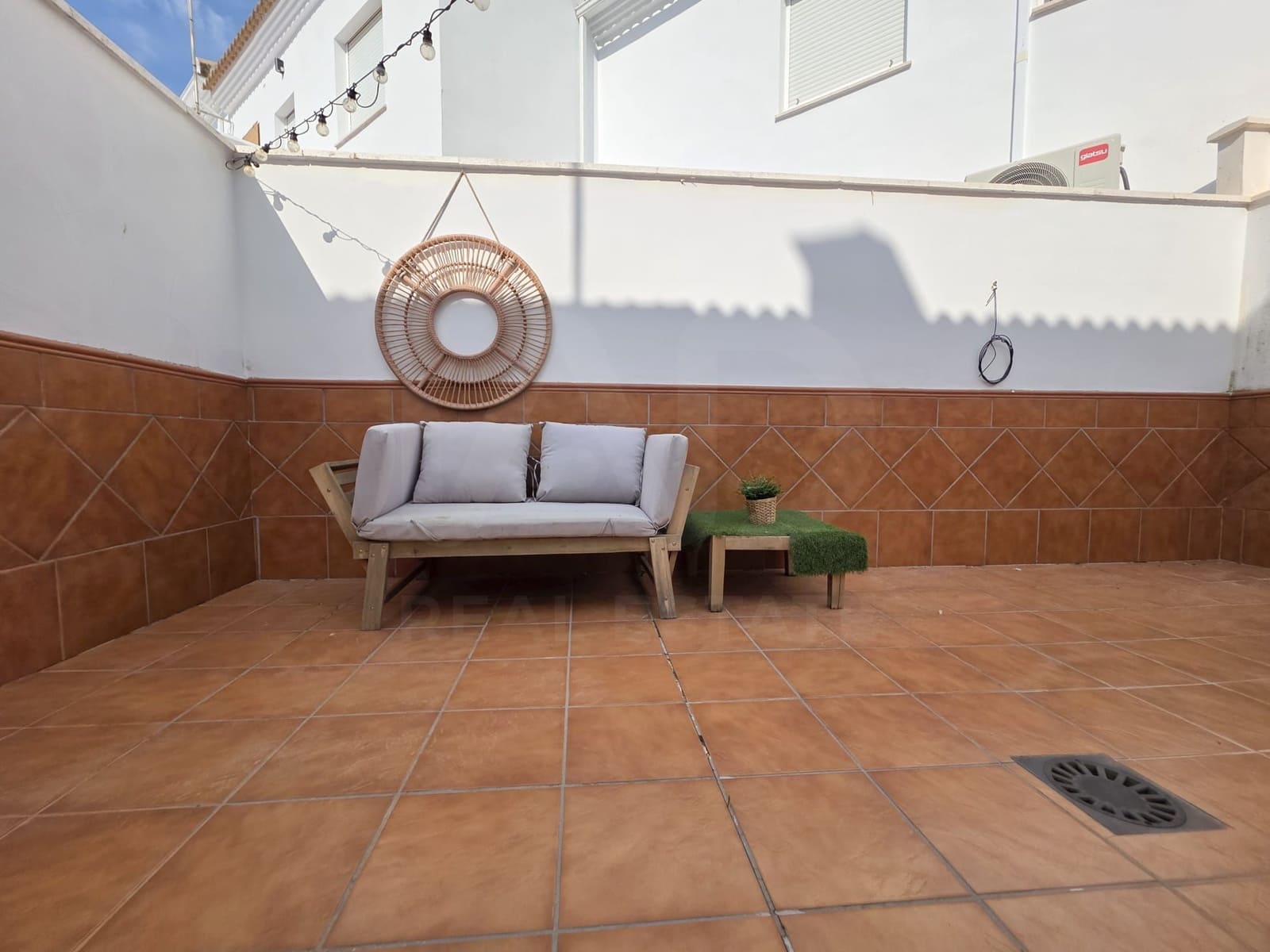 4 soverom Rekkehus til salgs i Cordoba by med garasje - € 160 000 (Ref: 9990105)