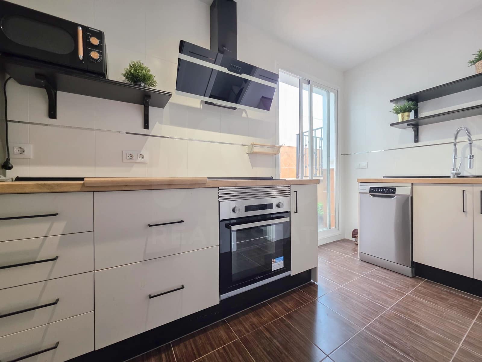 4 soverom Rekkehus til salgs i Cordoba by med garasje - € 160 000 (Ref: 9990105)