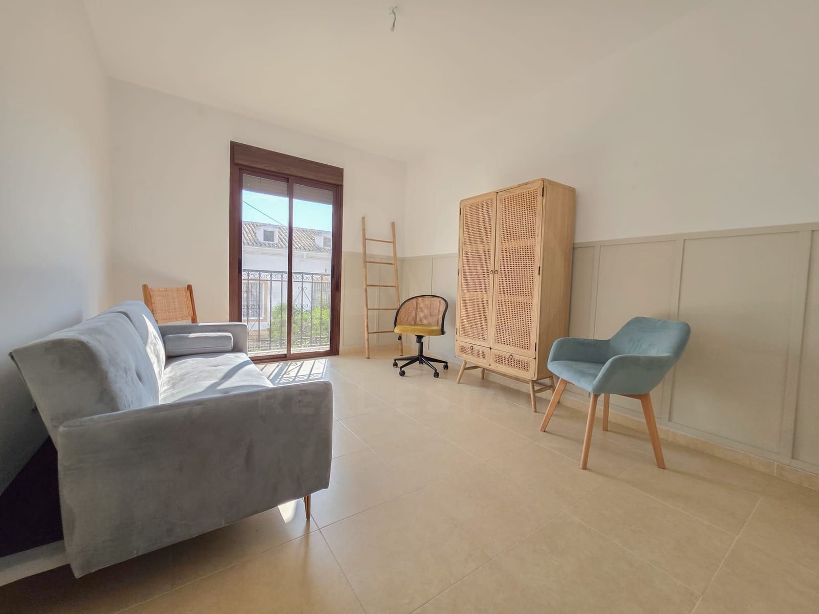 4 soverom Rekkehus til salgs i Cordoba by med garasje - € 160 000 (Ref: 9990105)