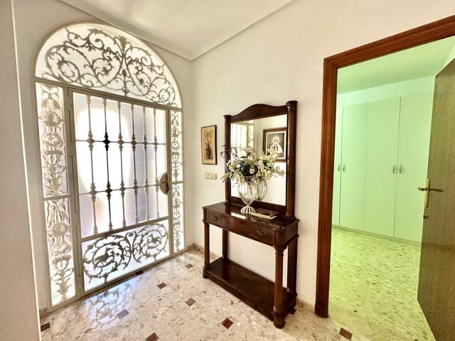 3 soverom Hus til salgs i Huelva by med garasje - € 239 900 (Ref: 9990106)