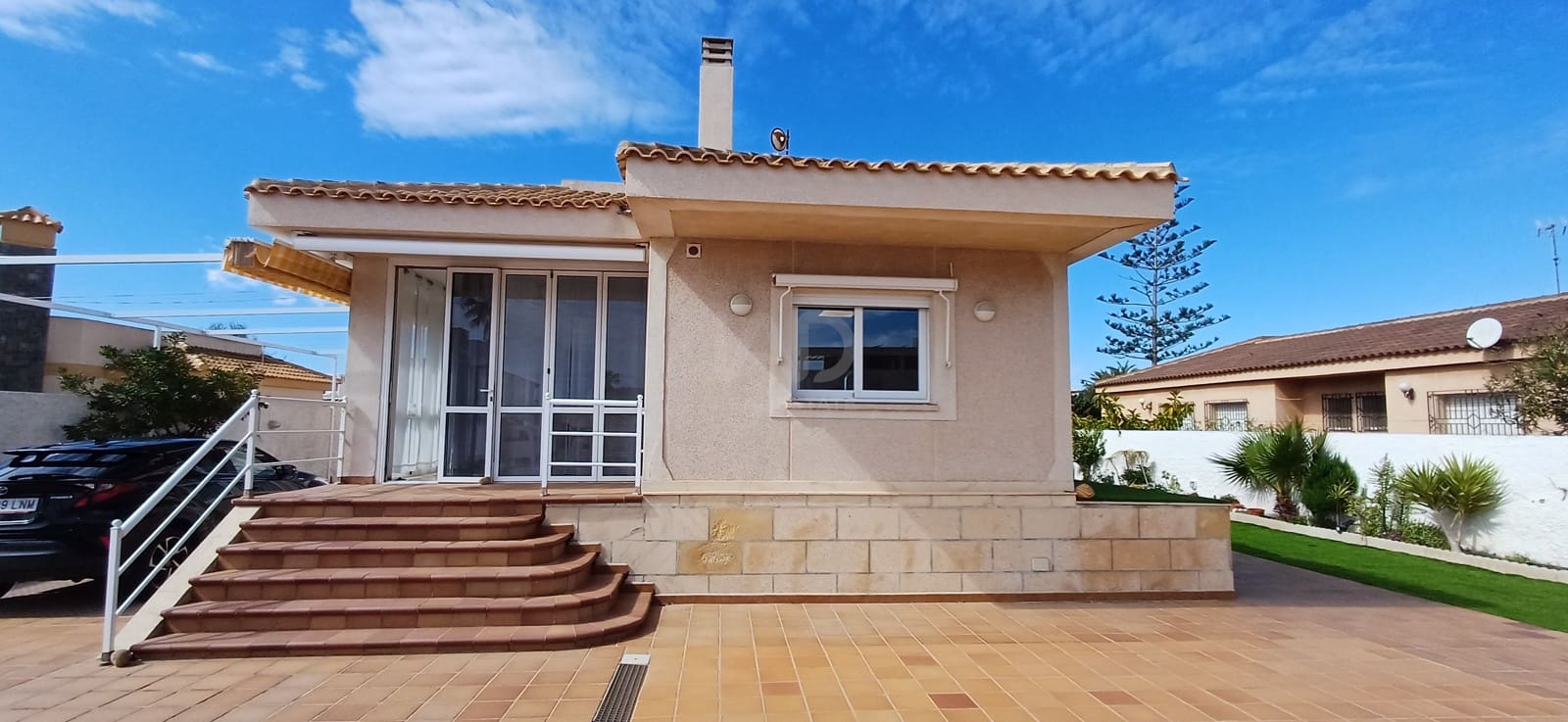 5 sypialnia Willa na sprzedaż w La Manga del Mar Menor z basenem garażem - 599 000 € (Ref: 9990107)