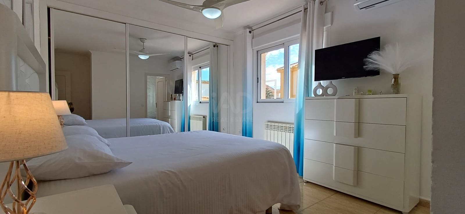 5 sypialnia Willa na sprzedaż w La Manga del Mar Menor z basenem garażem - 599 000 € (Ref: 9990107)