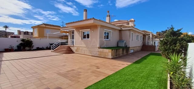 5 sypialnia Willa na sprzedaż w La Manga del Mar Menor z basenem garażem - 599 000 € (Ref: 9990107)