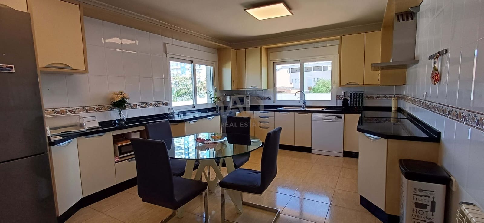 5 sypialnia Willa na sprzedaż w La Manga del Mar Menor z basenem garażem - 599 000 € (Ref: 9990107)