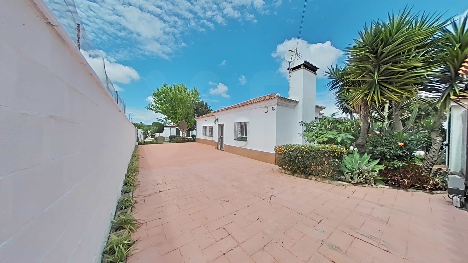 3 Zimmer Haus zu verkaufen in Cadiz Stadt mit Pool - 270.000 € (Ref: 9990109)