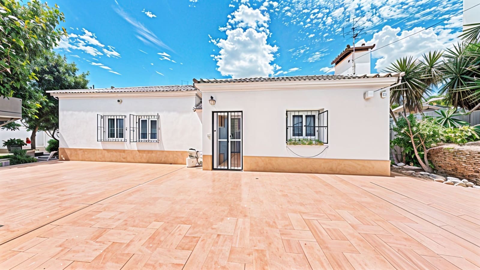 3 Zimmer Haus zu verkaufen in Cadiz Stadt mit Pool - 270.000 € (Ref: 9990109)