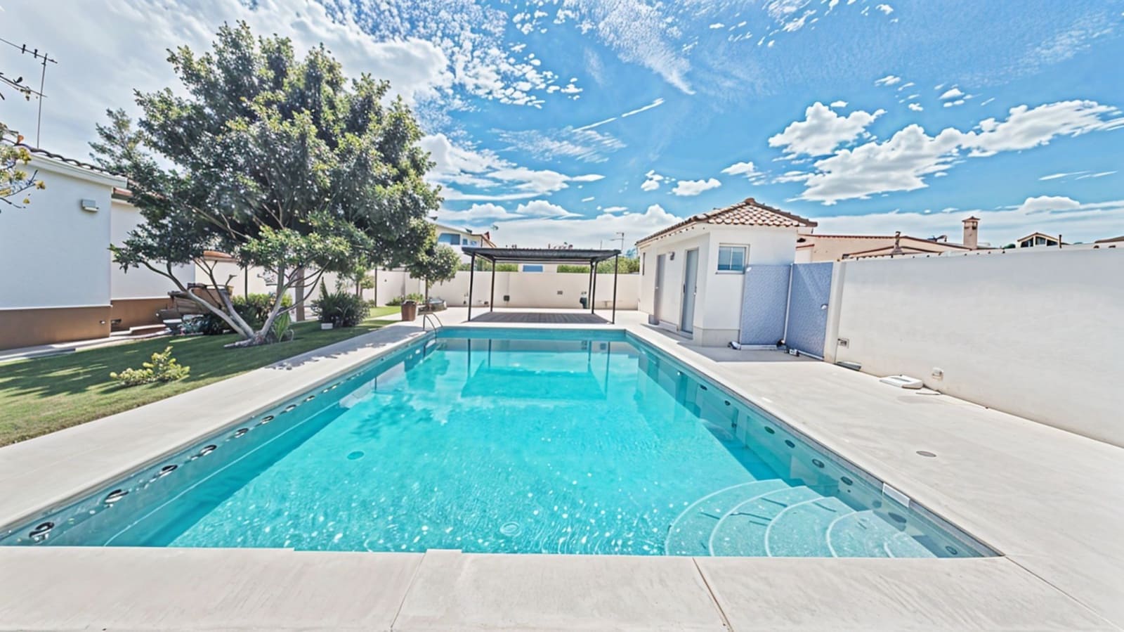 3 Zimmer Haus zu verkaufen in Cadiz Stadt mit Pool - 270.000 € (Ref: 9990109)