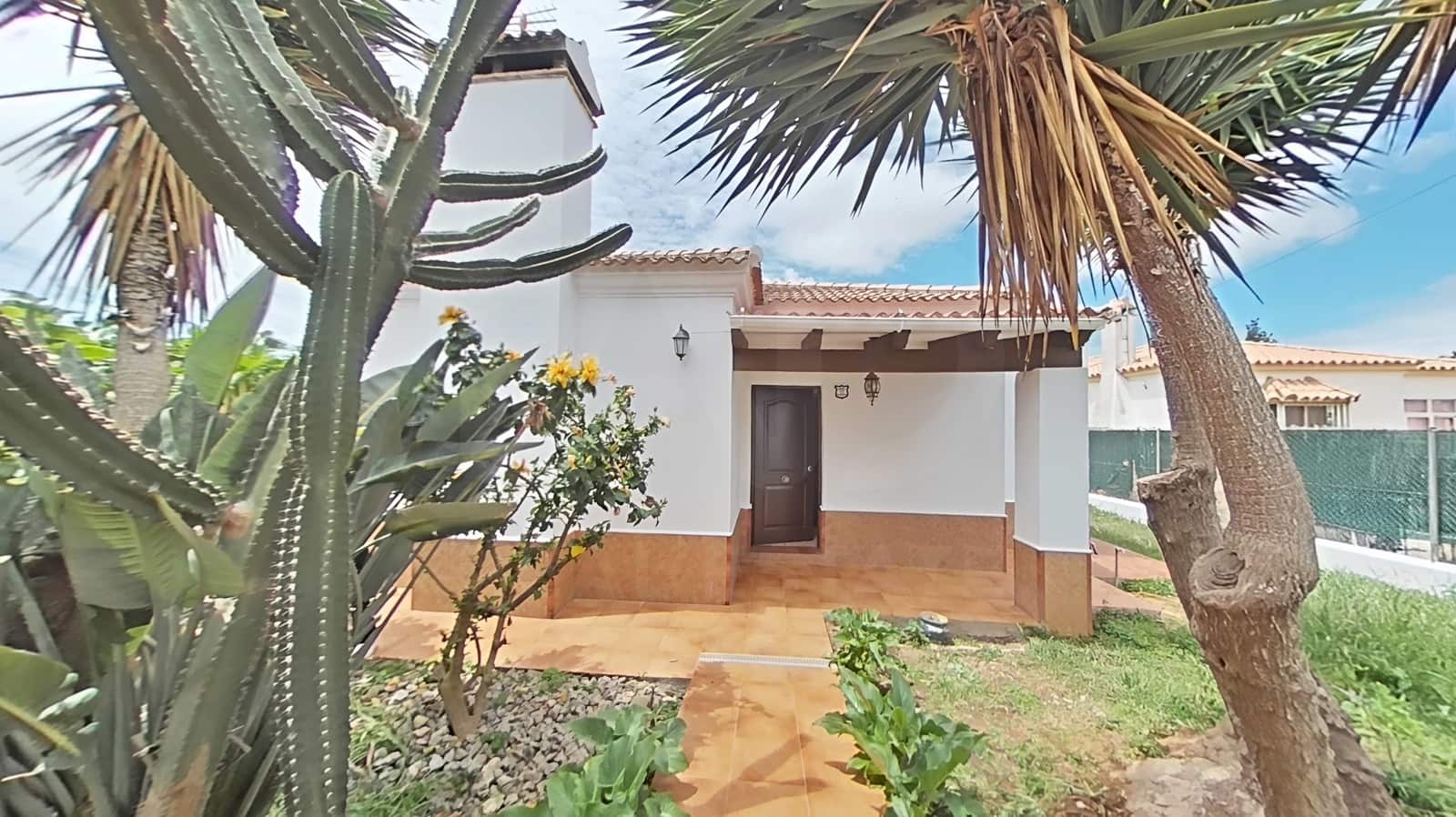 3 Zimmer Haus zu verkaufen in Cadiz Stadt mit Pool - 270.000 € (Ref: 9990109)