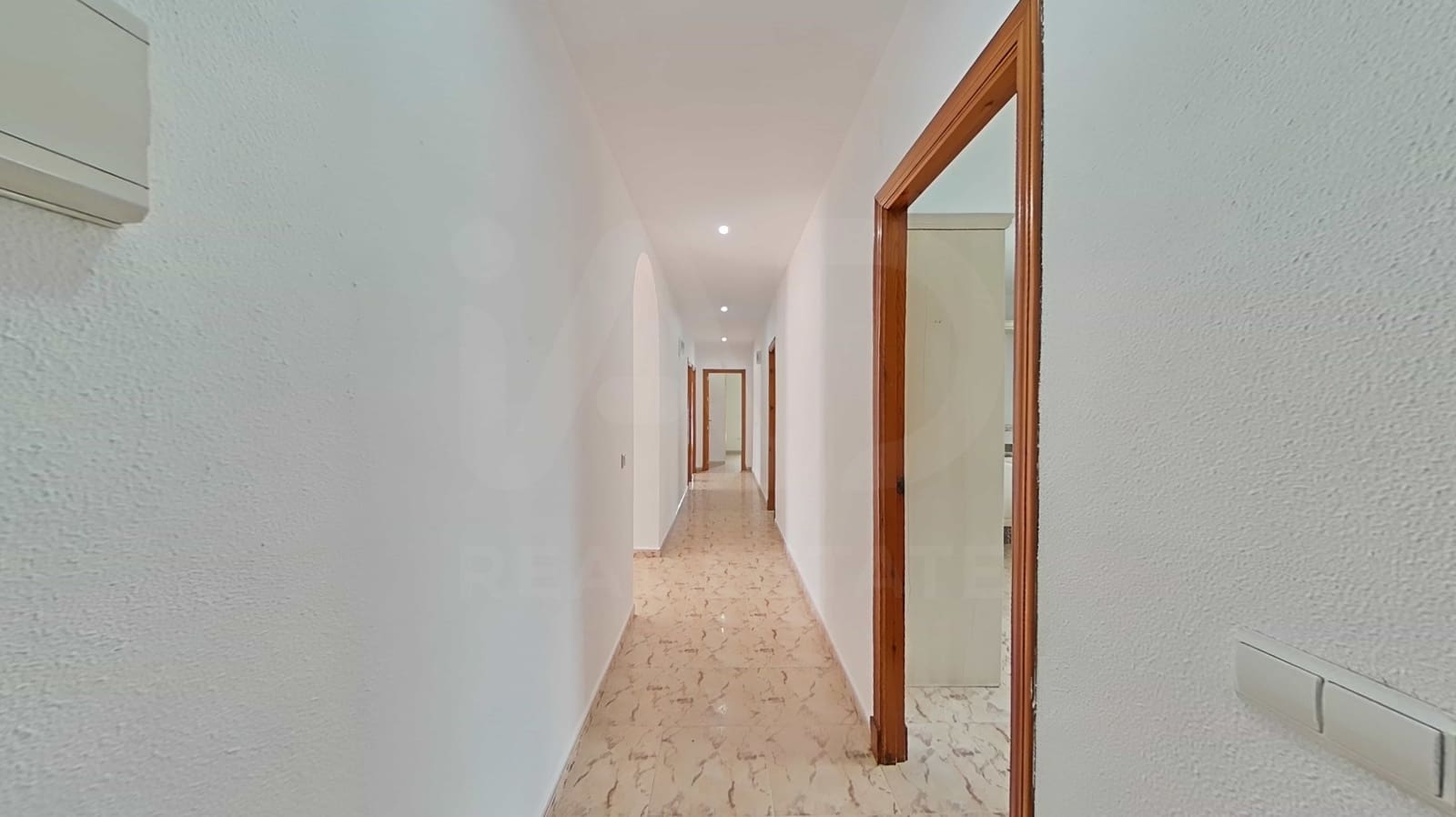 3 Zimmer Haus zu verkaufen in Cadiz Stadt mit Pool - 270.000 € (Ref: 9990109)