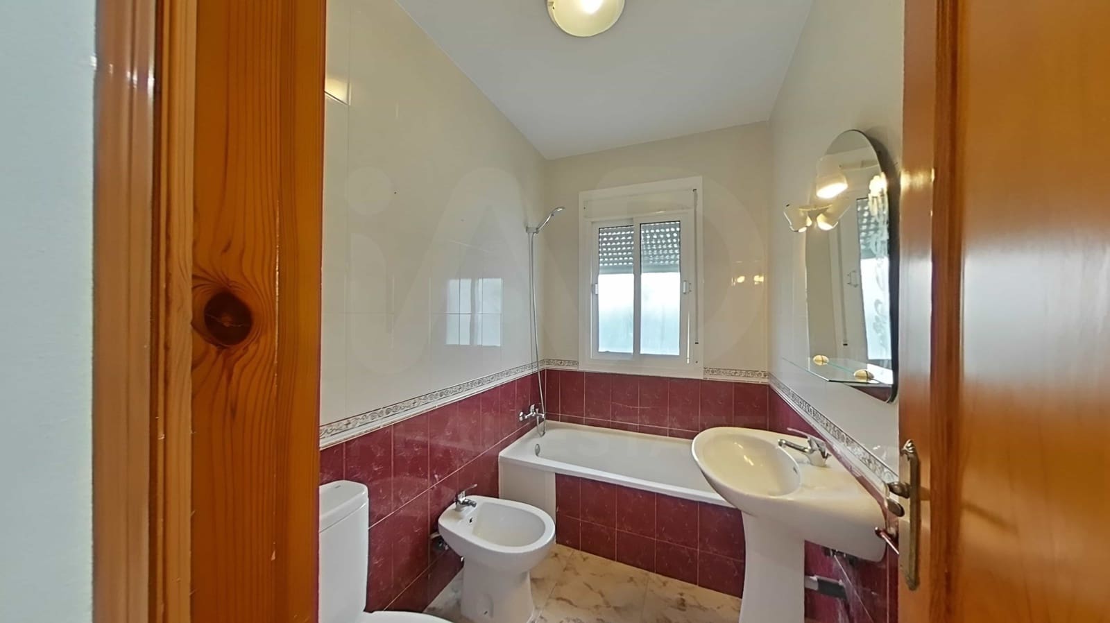 3 Zimmer Haus zu verkaufen in Cadiz Stadt mit Pool - 270.000 € (Ref: 9990109)