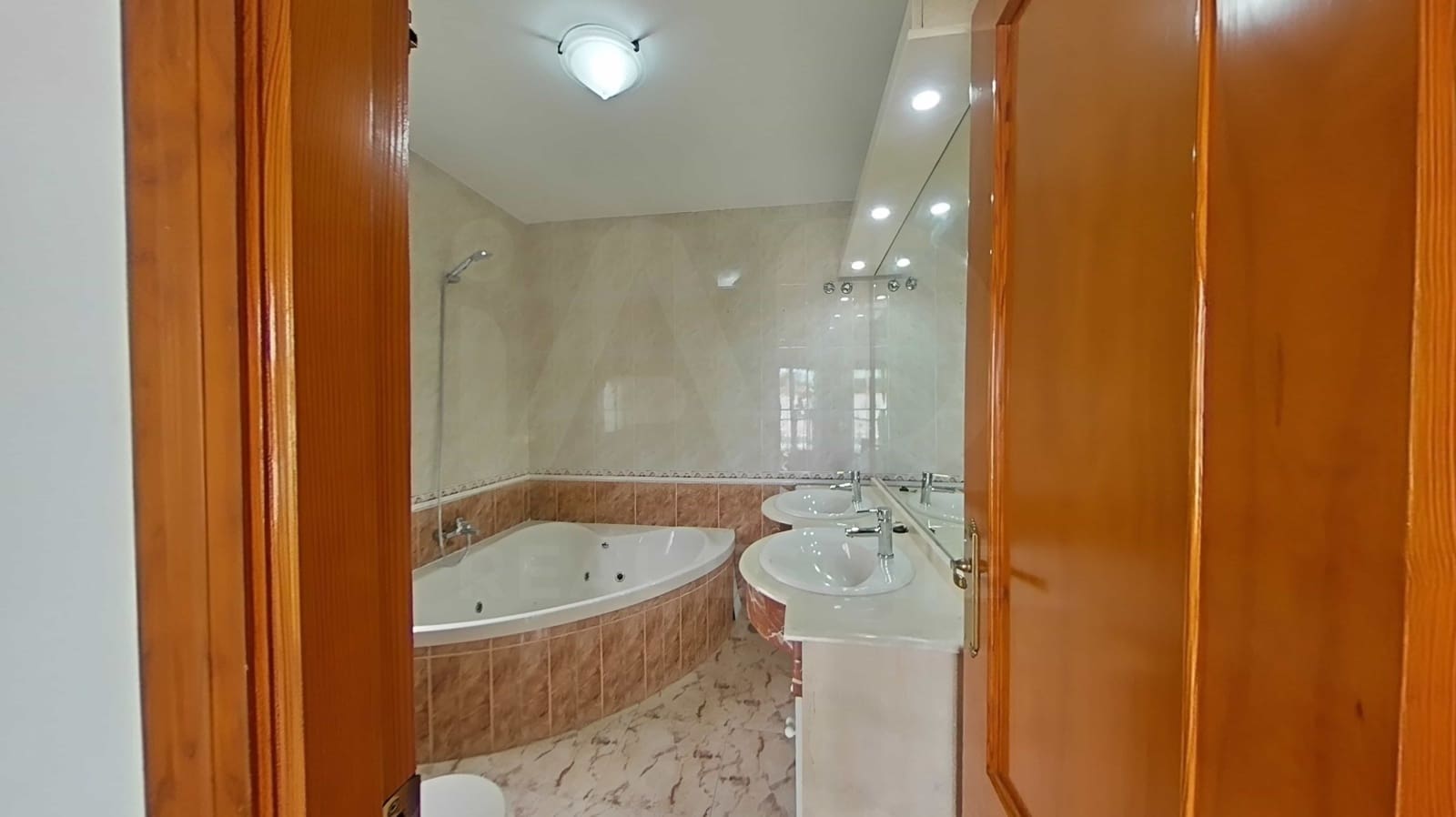 3 Zimmer Haus zu verkaufen in Cadiz Stadt mit Pool - 270.000 € (Ref: 9990109)