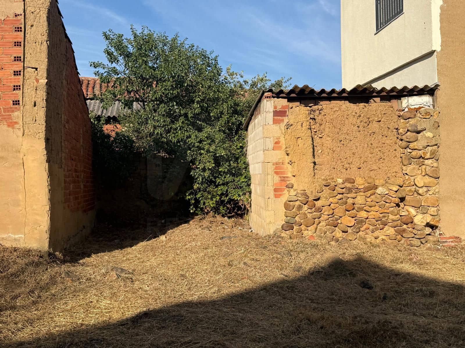 Building Plot for sale in Leon city - € 53,000 (Ref: 9990110)