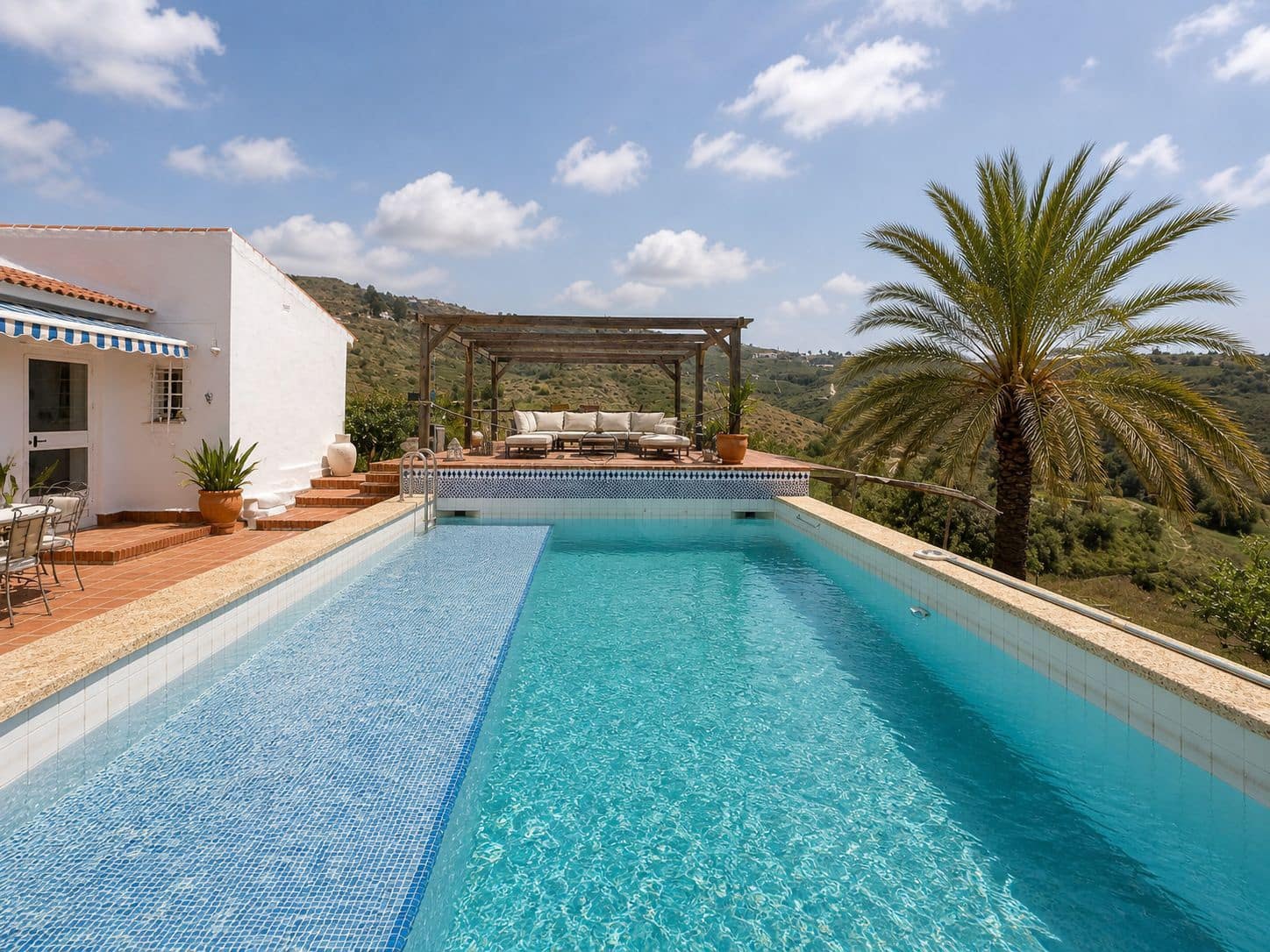 6 sovrum Hus till salu i Velez-Malaga med pool - 725 000 € (Ref: 9990111)