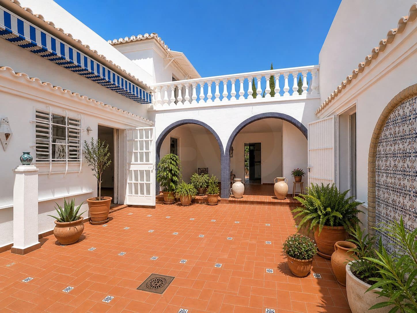 6 sovrum Hus till salu i Velez-Malaga med pool - 725 000 € (Ref: 9990111)