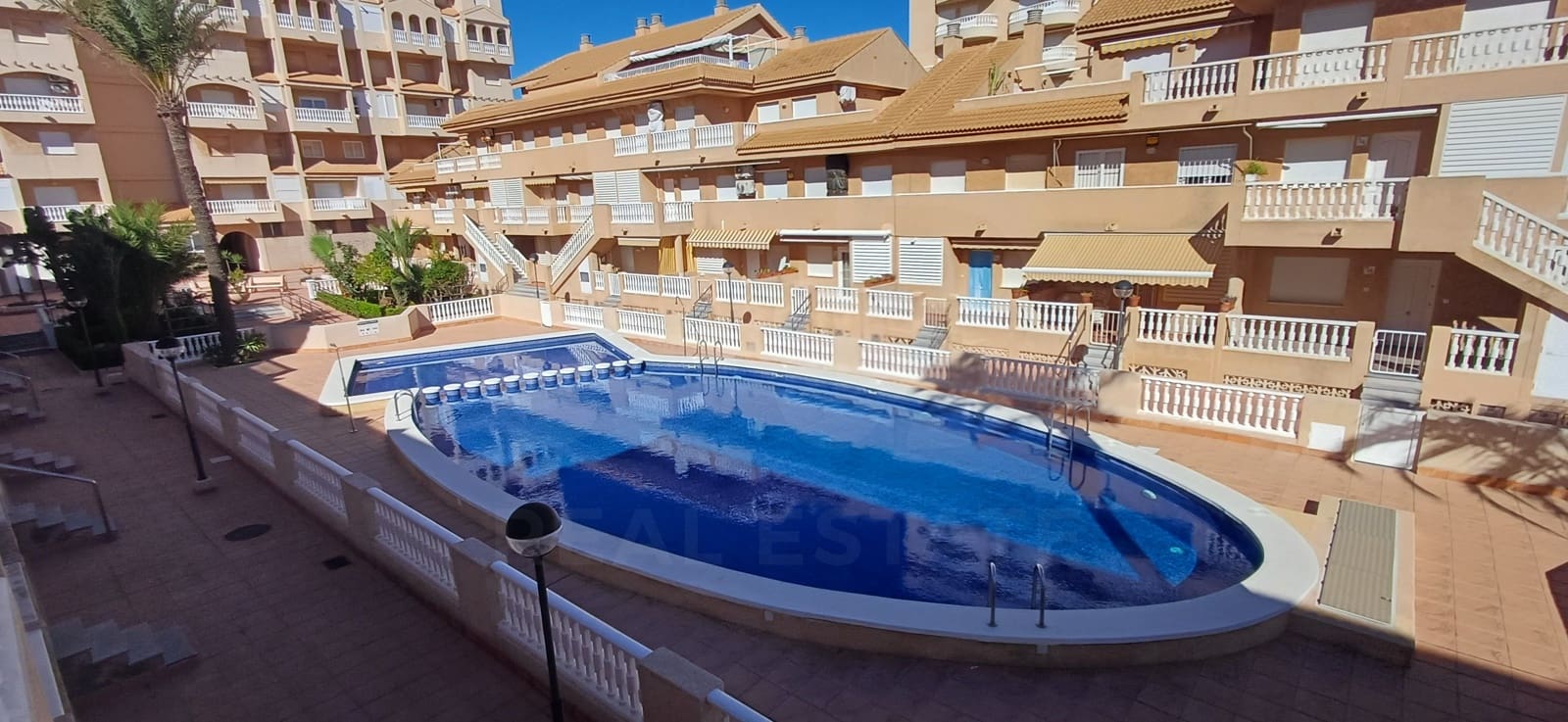 3 soveværelse Lejlighed til salg i La Manga del Mar Menor med swimmingpool garage - € 330.000 (Ref: 9990115)