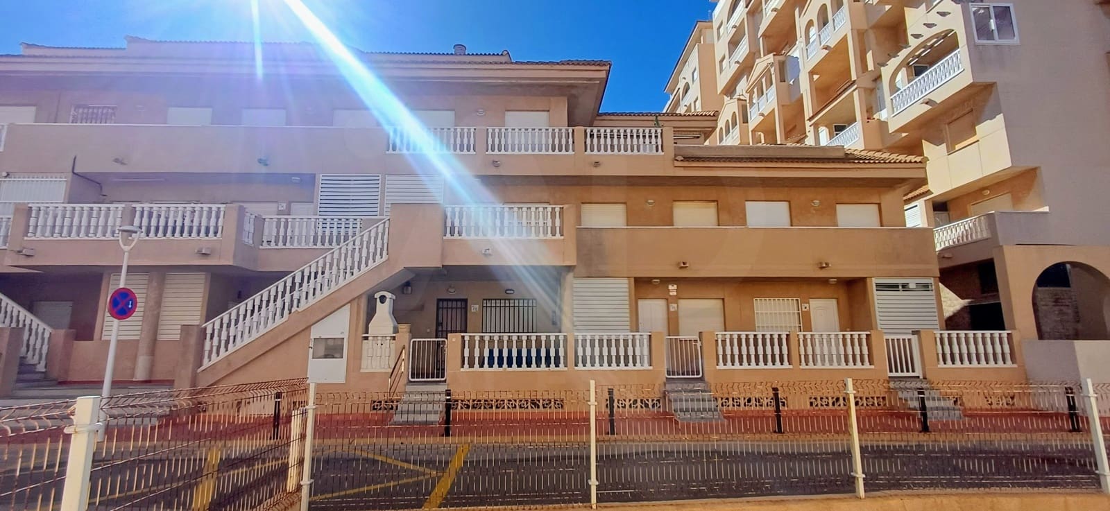 3 soveværelse Lejlighed til salg i La Manga del Mar Menor med swimmingpool garage - € 330.000 (Ref: 9990115)