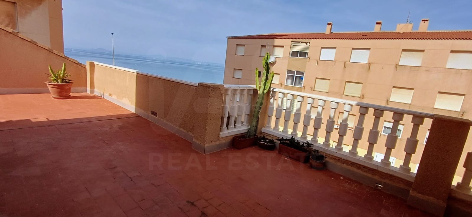 3 soveværelse Lejlighed til salg i La Manga del Mar Menor med swimmingpool garage - € 330.000 (Ref: 9990115)