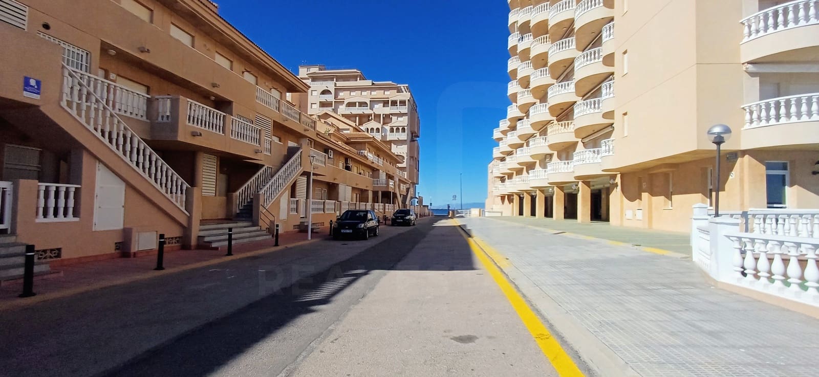 3 soveværelse Lejlighed til salg i La Manga del Mar Menor med swimmingpool garage - € 330.000 (Ref: 9990115)