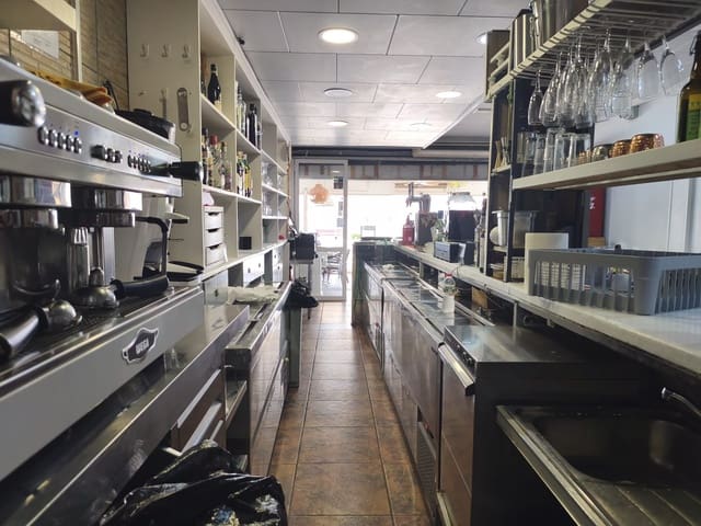 Commercieel te koop in Tarragona stad - € 350.000 (Ref: 9990120)