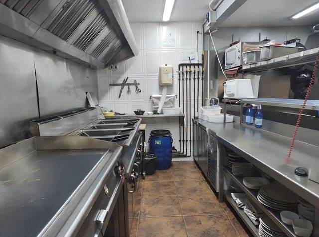 Commercieel te koop in Tarragona stad - € 350.000 (Ref: 9990120)