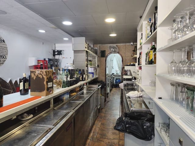 Commercieel te koop in Tarragona stad - € 350.000 (Ref: 9990120)