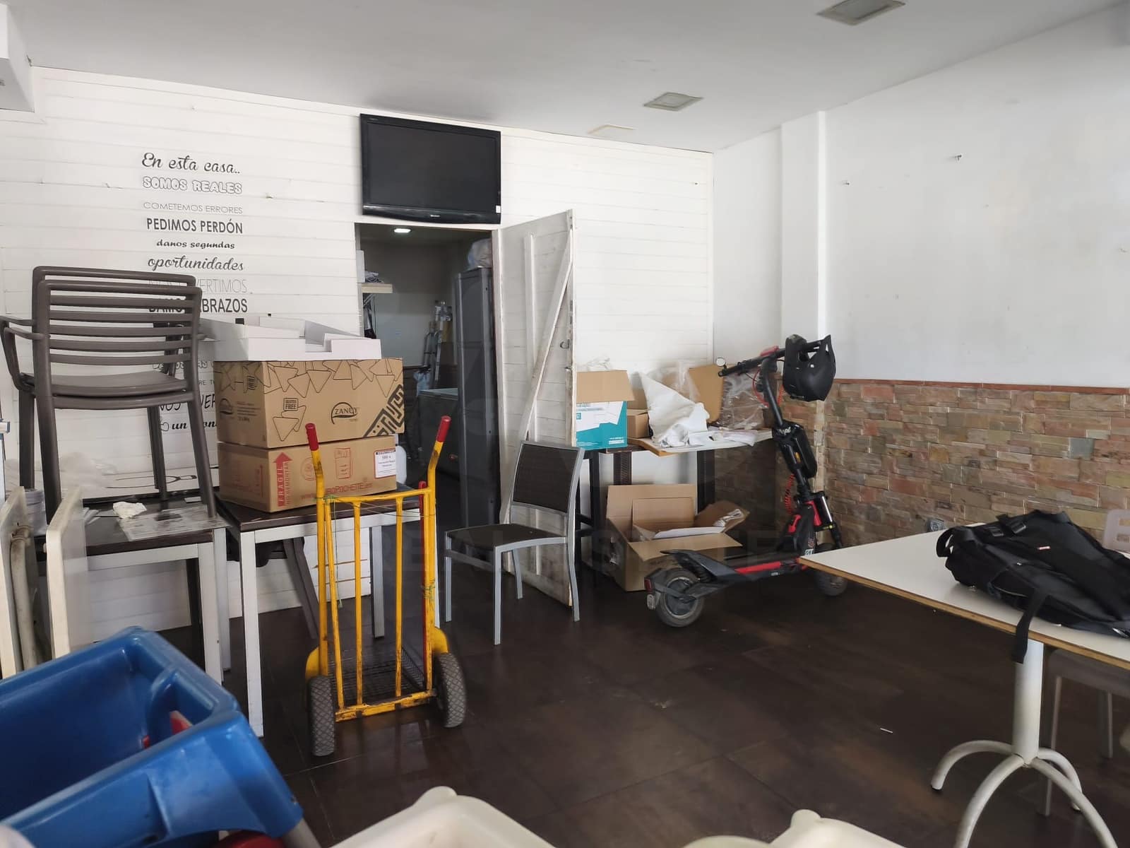 Kaupallinen myytävänä paikassa Tarragona kaupunki - 350 000 € (Ref: 9990120)