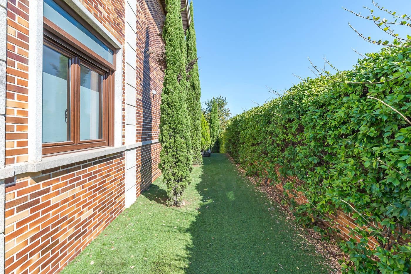 5 quarto Moradia para arrendar em Madrid cidade com piscina garagem - 6 000 € (Ref: 9990121)