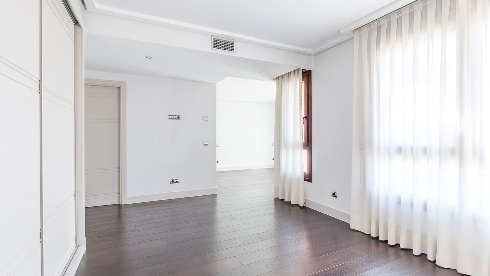 5 quarto Moradia para arrendar em Madrid cidade com piscina garagem - 6 000 € (Ref: 9990121)