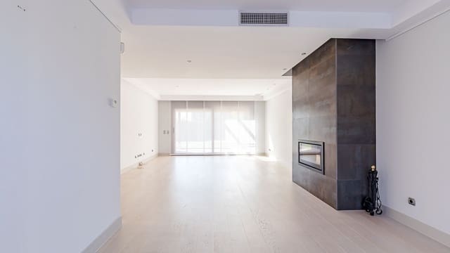 5 quarto Moradia para arrendar em Madrid cidade com piscina garagem - 6 000 € (Ref: 9990121)