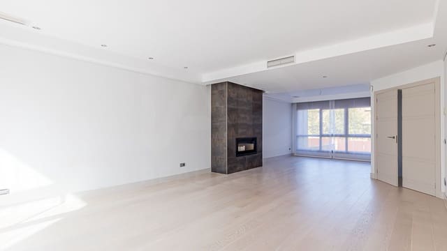 5 quarto Moradia para arrendar em Madrid cidade com piscina garagem - 6 000 € (Ref: 9990121)