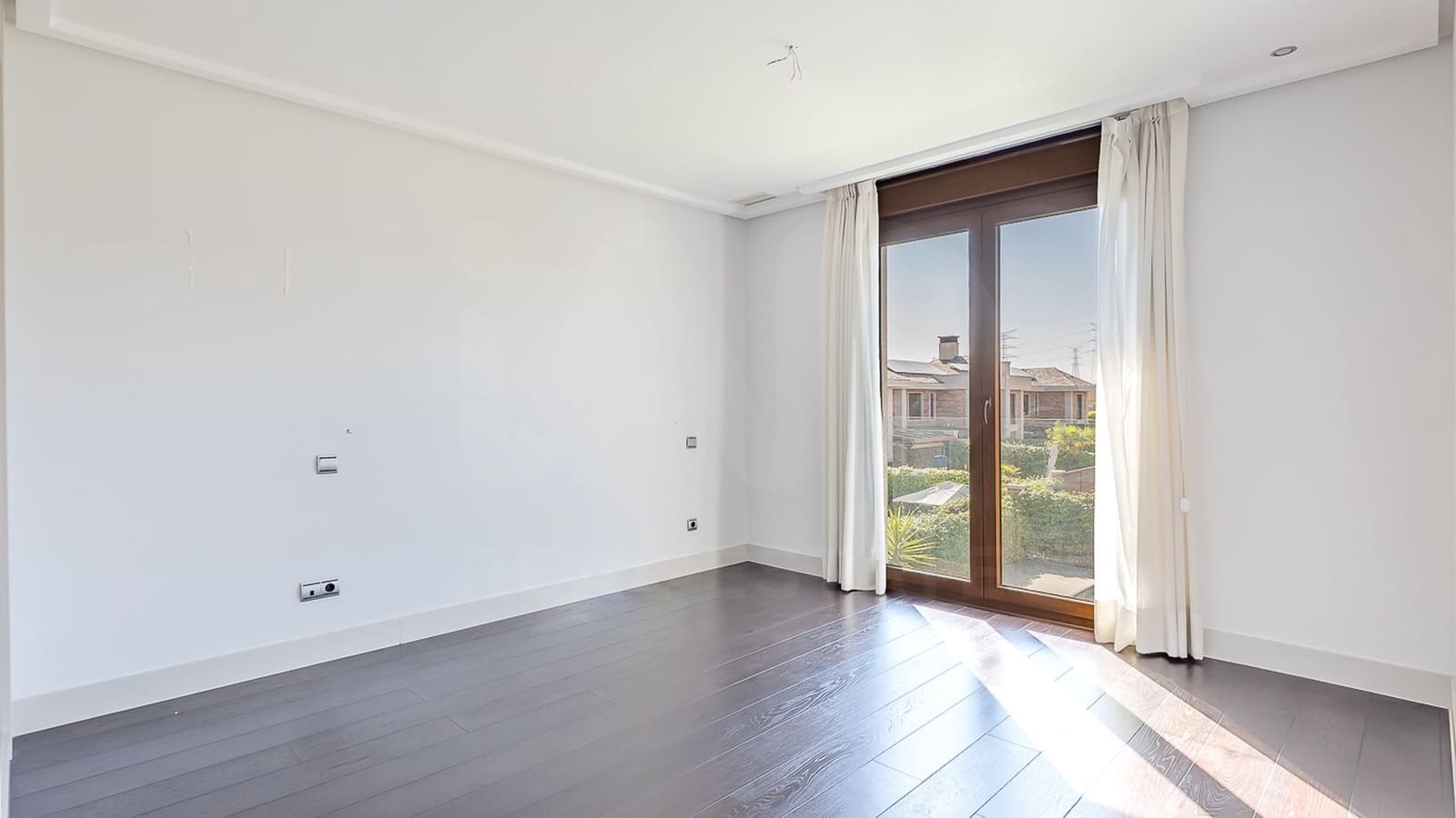 5 quarto Moradia para arrendar em Madrid cidade com piscina garagem - 6 000 € (Ref: 9990121)