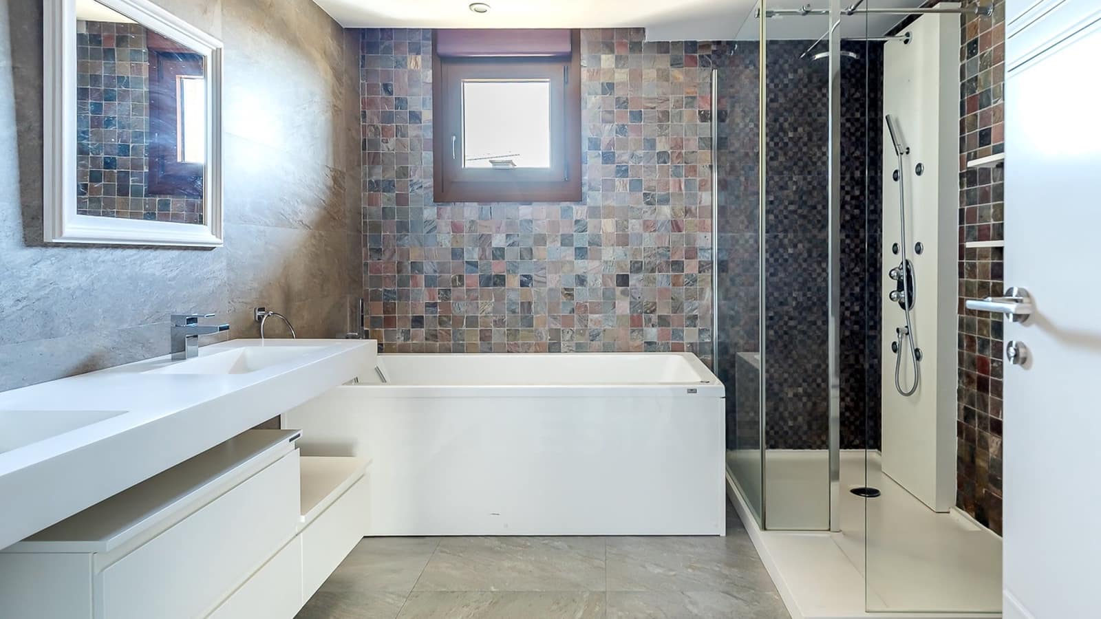 5 quarto Moradia para arrendar em Madrid cidade com piscina garagem - 6 000 € (Ref: 9990121)