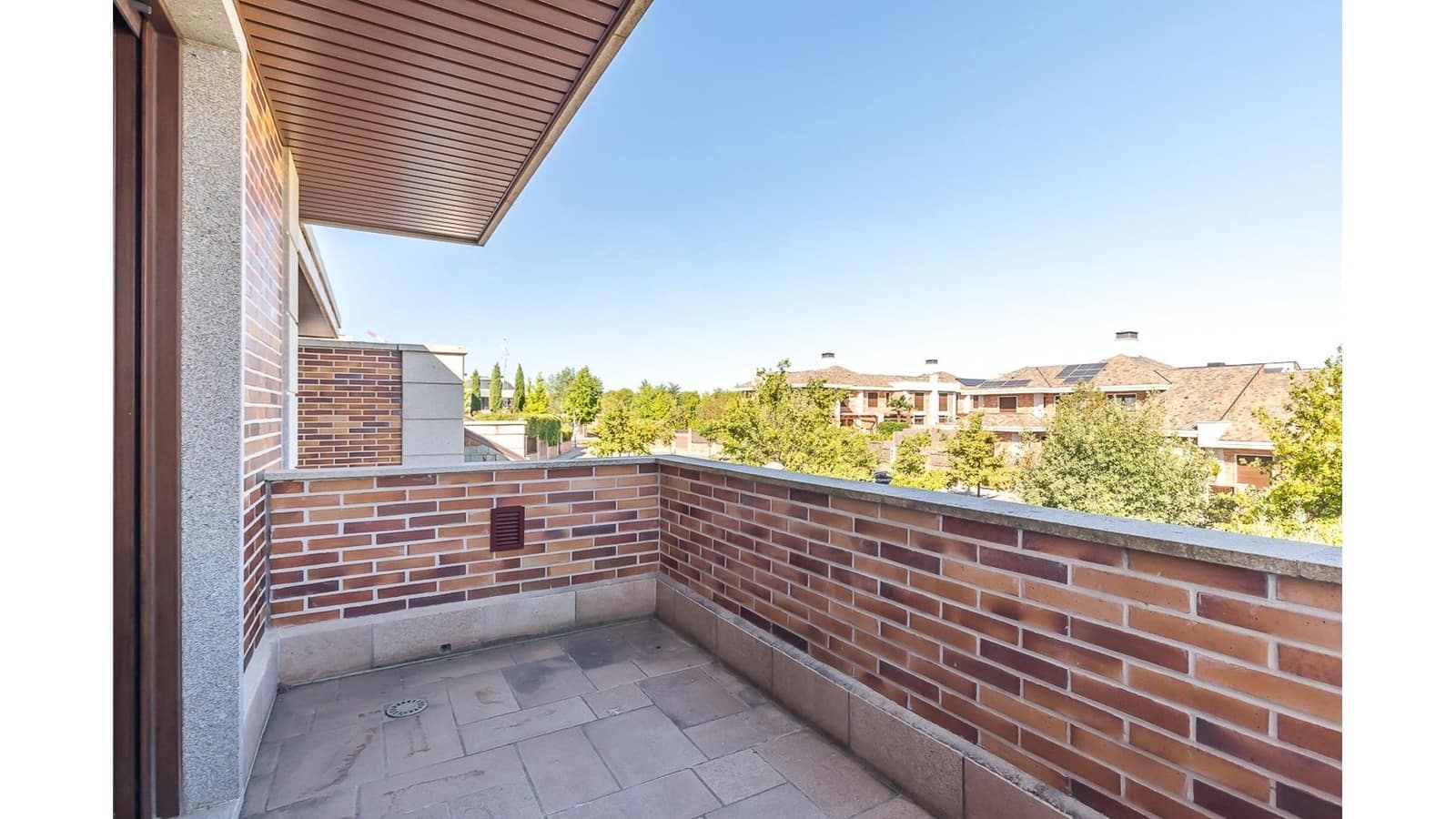 5 quarto Moradia para arrendar em Madrid cidade com piscina garagem - 6 000 € (Ref: 9990121)
