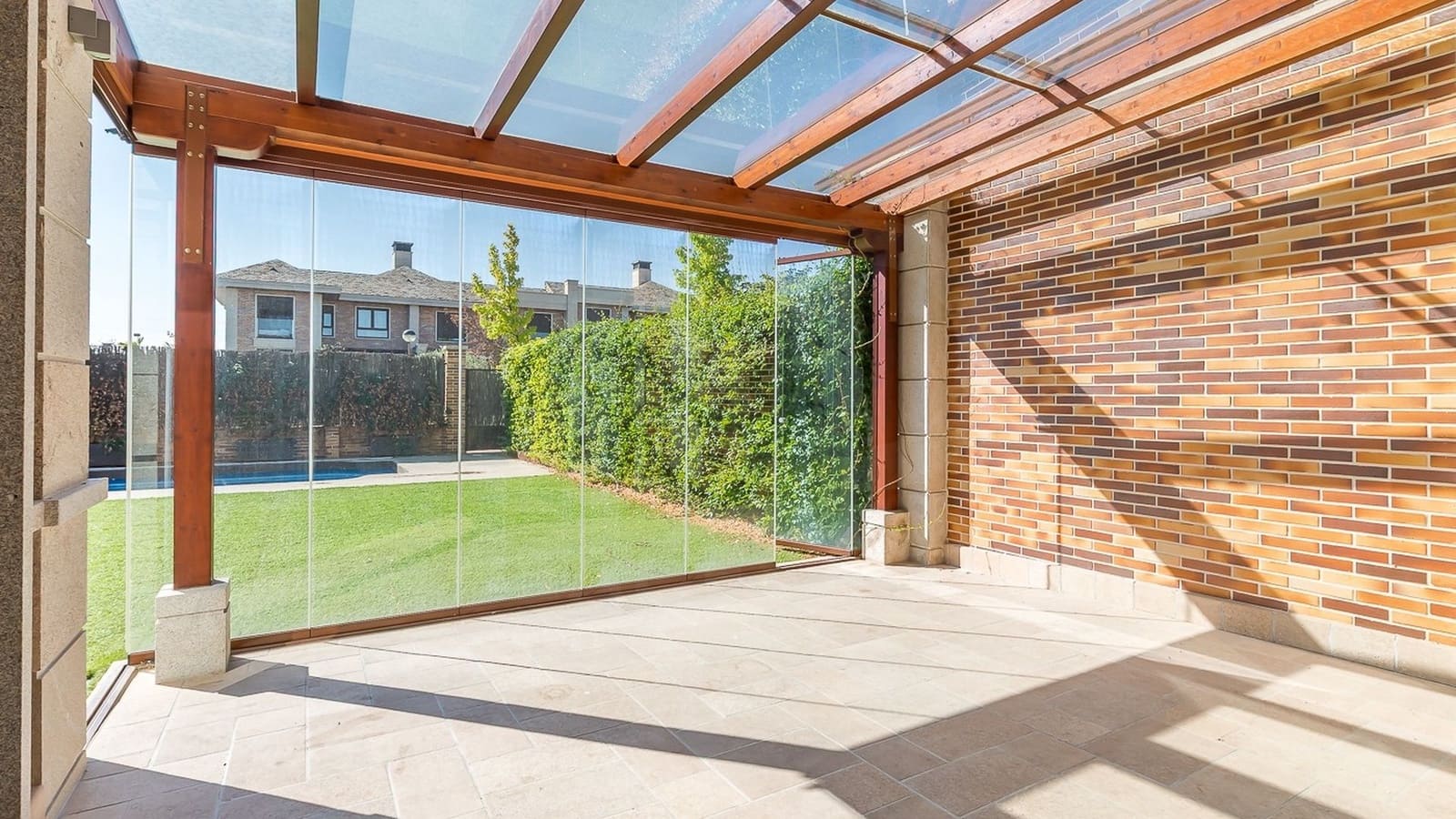 5 quarto Moradia para arrendar em Madrid cidade com piscina garagem - 6 000 € (Ref: 9990121)