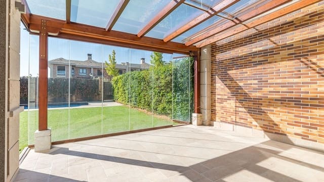 5 quarto Moradia para arrendar em Madrid cidade com piscina garagem - 6 000 € (Ref: 9990121)